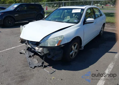 2005 Honda Accord 2.4 Ex from USA, damaged, VIN 1HGCM56765A043635